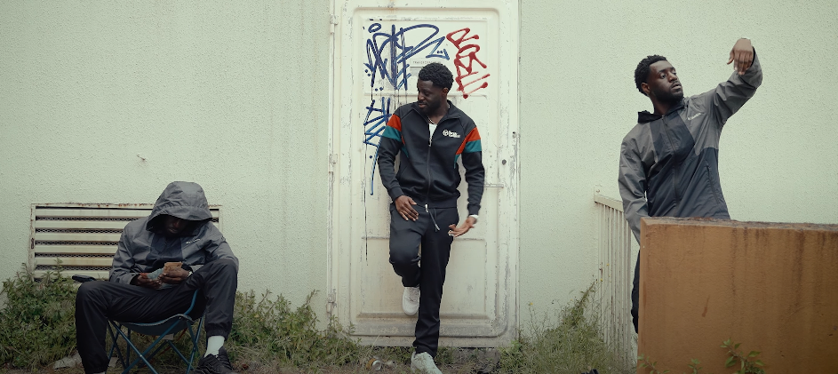 Photo de TEGZ, redoutable dans son dyptique « B17 »