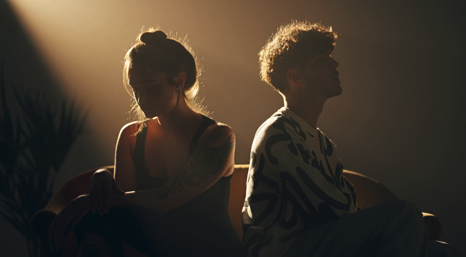 Photo de Izarry diffuse du love avec son nouveau clip « Call Me »