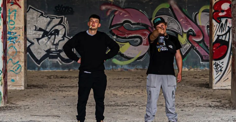 Photo de « Sors la teille », le nouveau clip des 2PTIMEK est là !