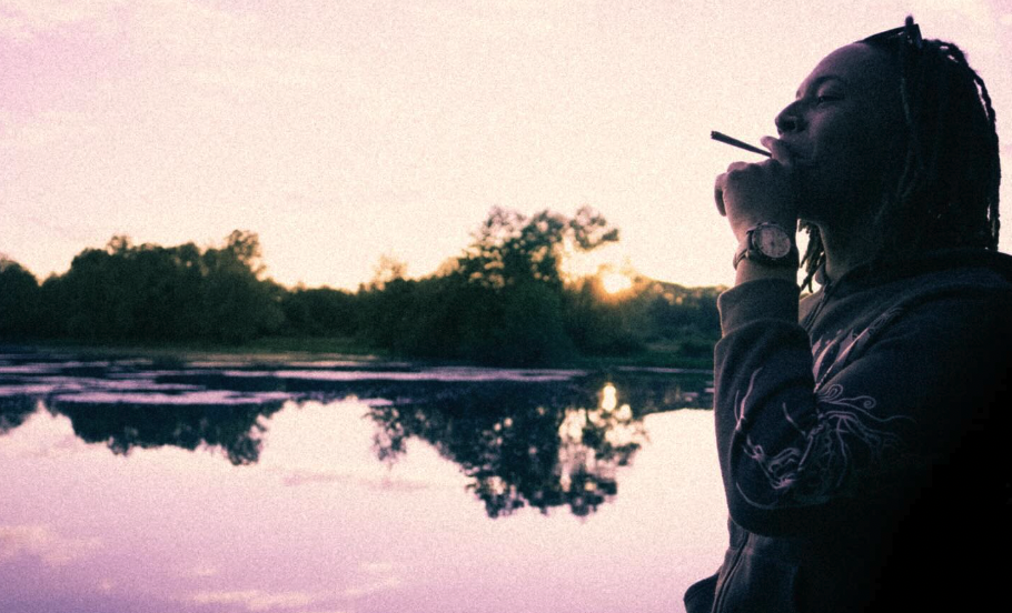 Photo de Kasu est beaucoup trop chaud dans « Summer Walker »