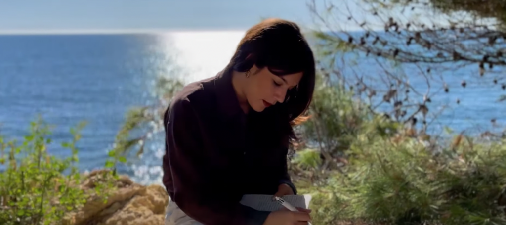 Photo de LALY KIM raconte ses « Bad Decision » dans son nouveau clip