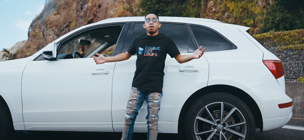 Photo de Plongez dans le quotidien de Mc Joël avec son nouveau clip « OHLALA »