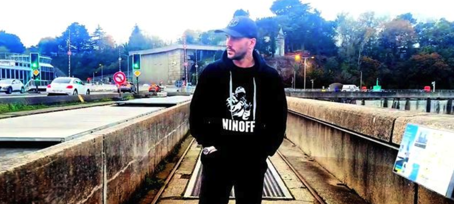 Photo de NINOFF est de retour avec « Jusqu'ici »