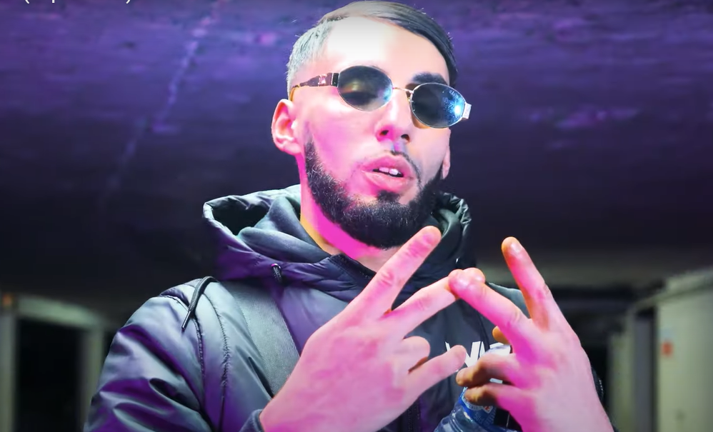 Photo de Babax balance un missile lyrique avec « BBB »