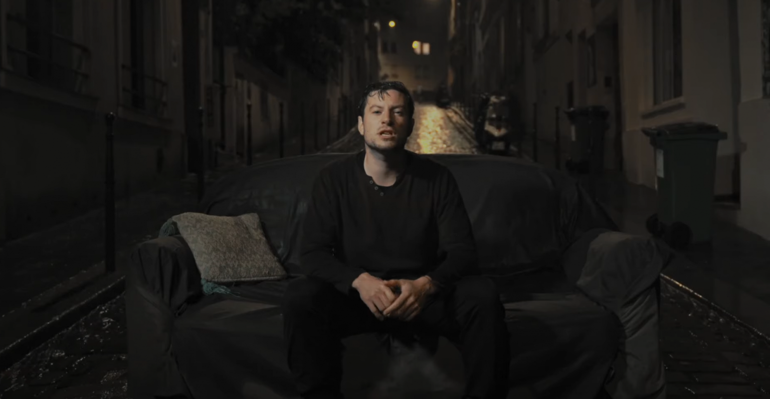 ZARHZÄ, sur haute tension avec le clip « Electriciudad »