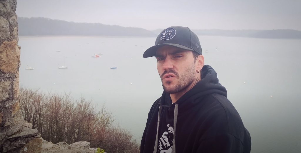 NINOFF dévoile son âme avec « De maux et de pensées »