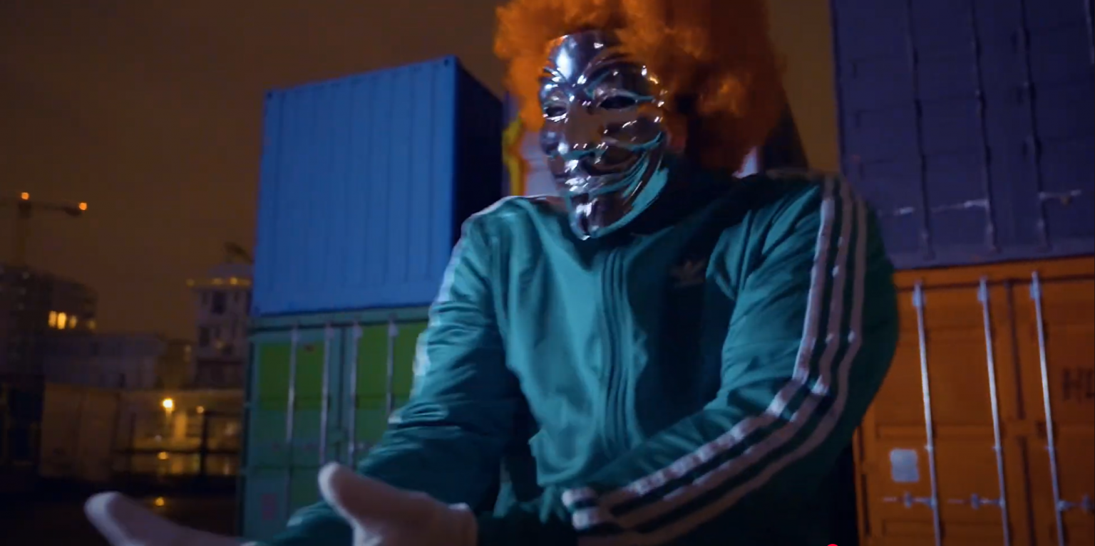 Photo de « WADA DADA » : Coclico Man, le clown déjanté du rap-reggae qui secoue le port