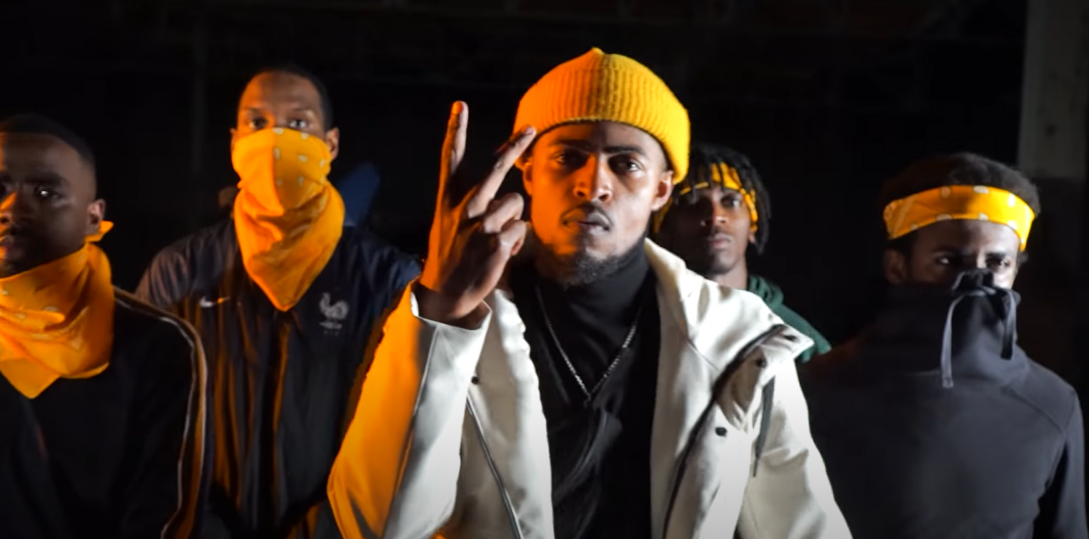 Photo de Entre rage et résilience : Vato, le « bâtard qui monte »