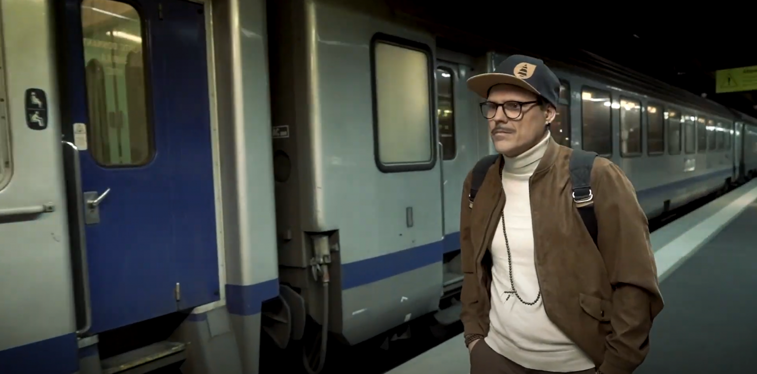 Photo de Jonathan Cadoux embarque son public dans un voyage musical avec « SURYA »