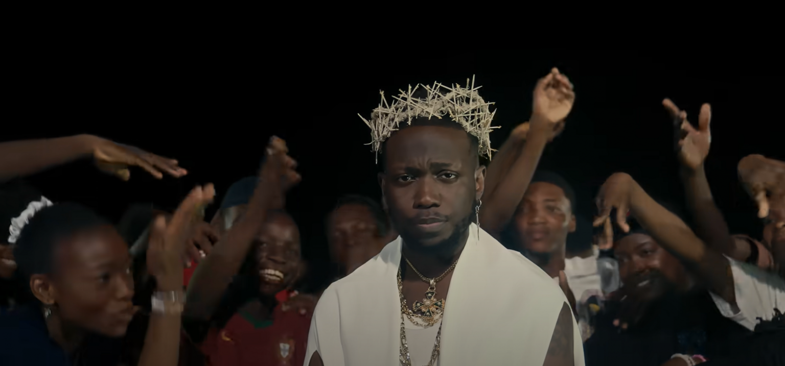 Fanicko crucifie ses détracteurs avec « JÉSÙ »