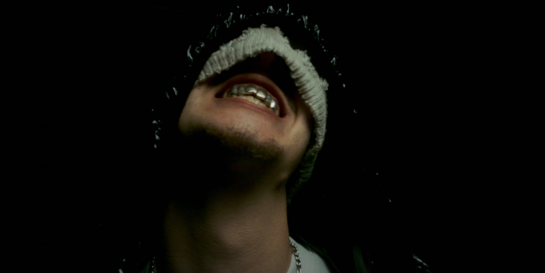 “Korky” : Baltus met en scène les vertiges de l’excès