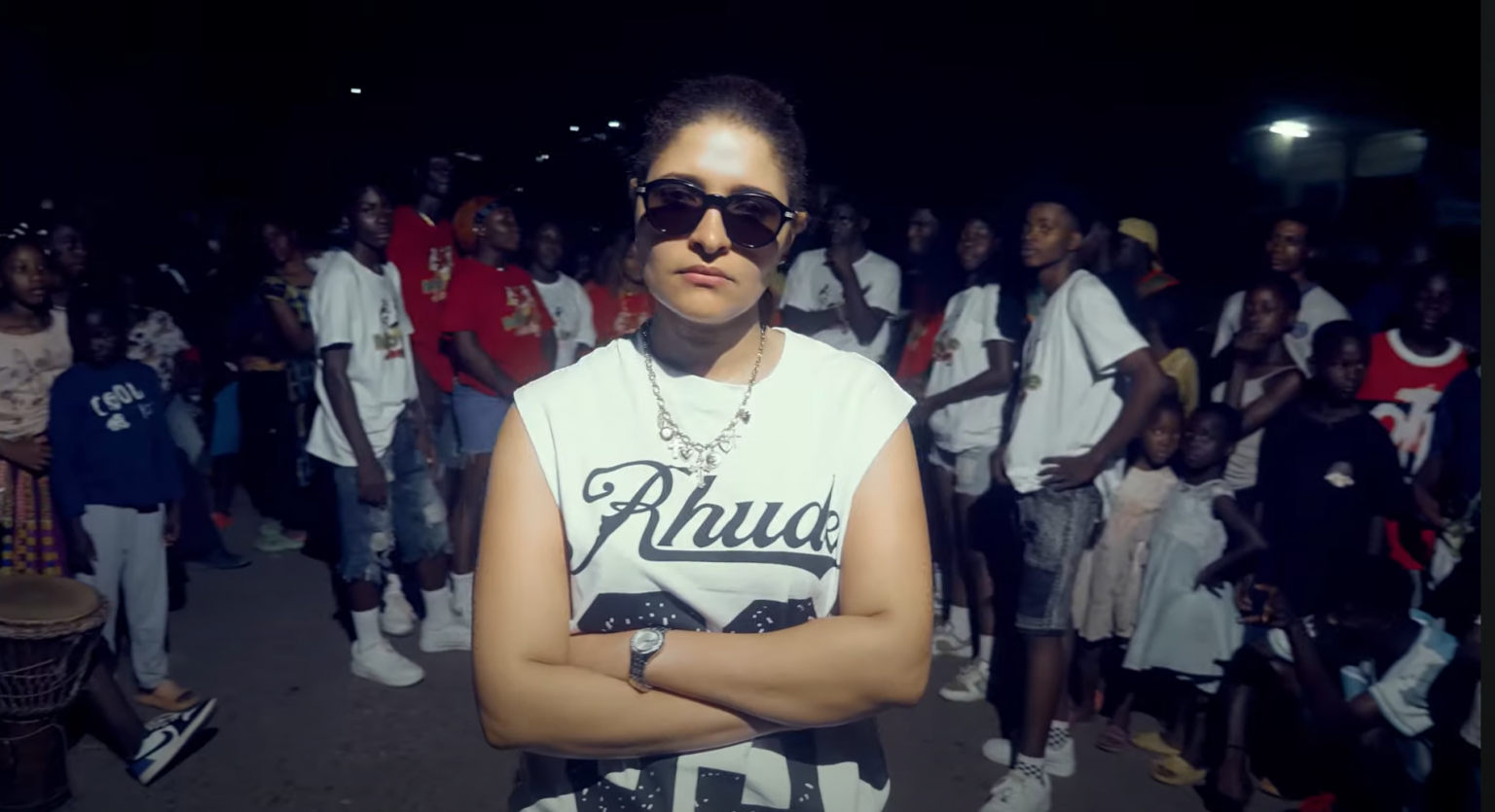 Gare aux faux joueurs : Pretty sort les griffes et le groove dans « A MAN TETA » Photo de Gare aux faux joueurs : Pretty sort les griffes et le groove dans « A MAN TETA »