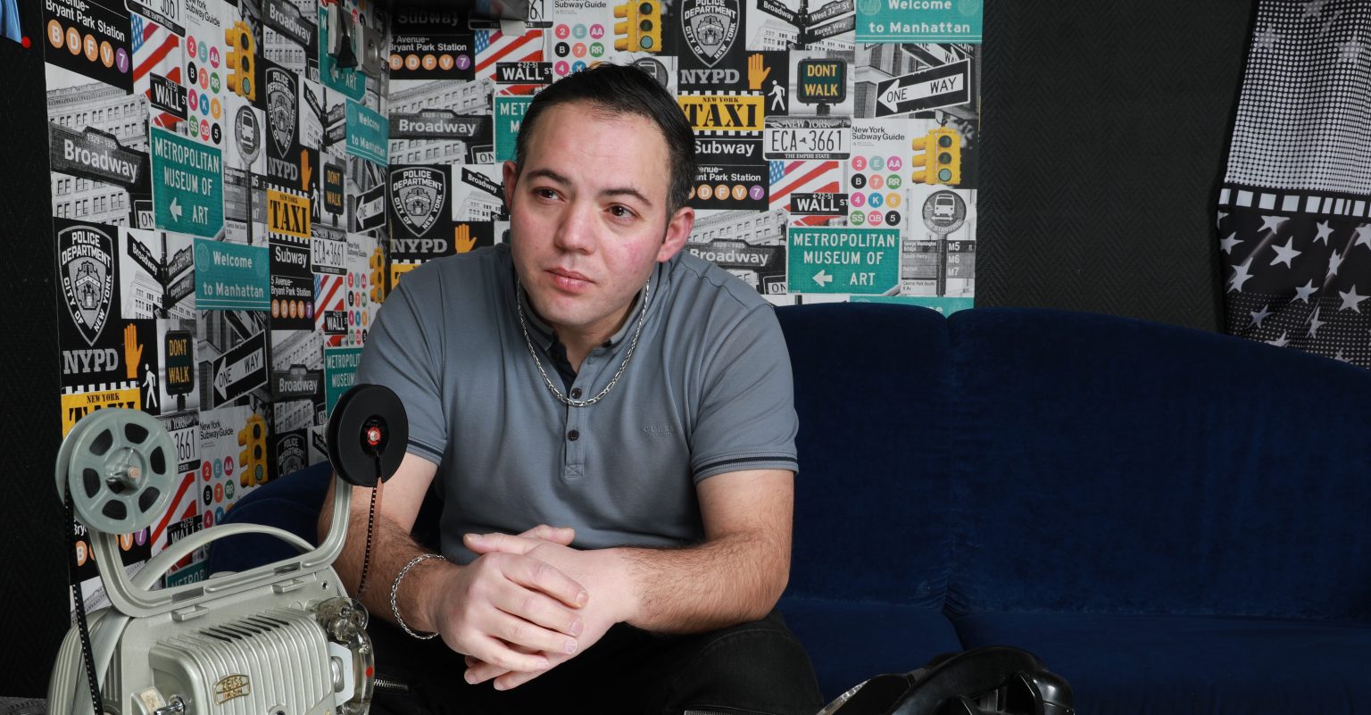 Découvrez l’intensité de « AZZARO » par Sinan S