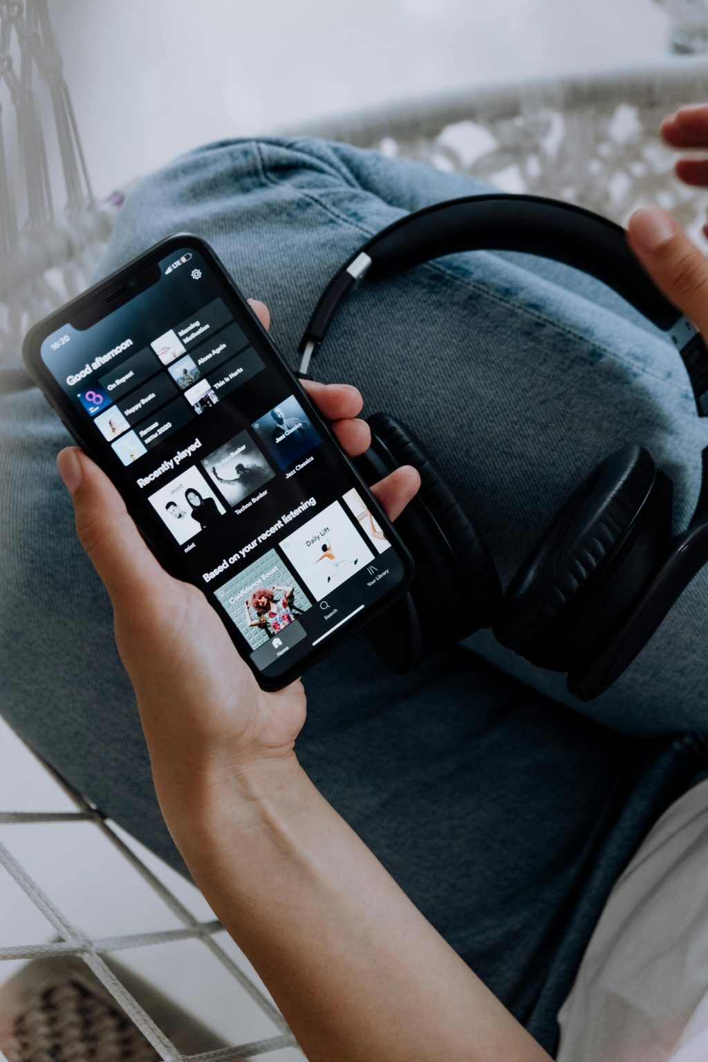 Photo de Faire une playlist de ses artistes favoris quand on est artiste. Bonne ou mauvaise idée ?