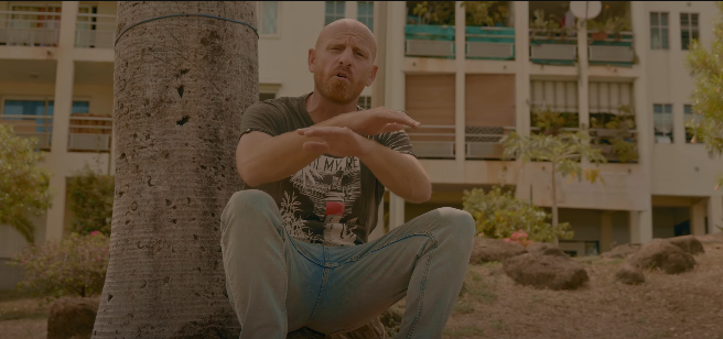 Moetaï – « Le poing levé » : un hymne qui cogne au cœur