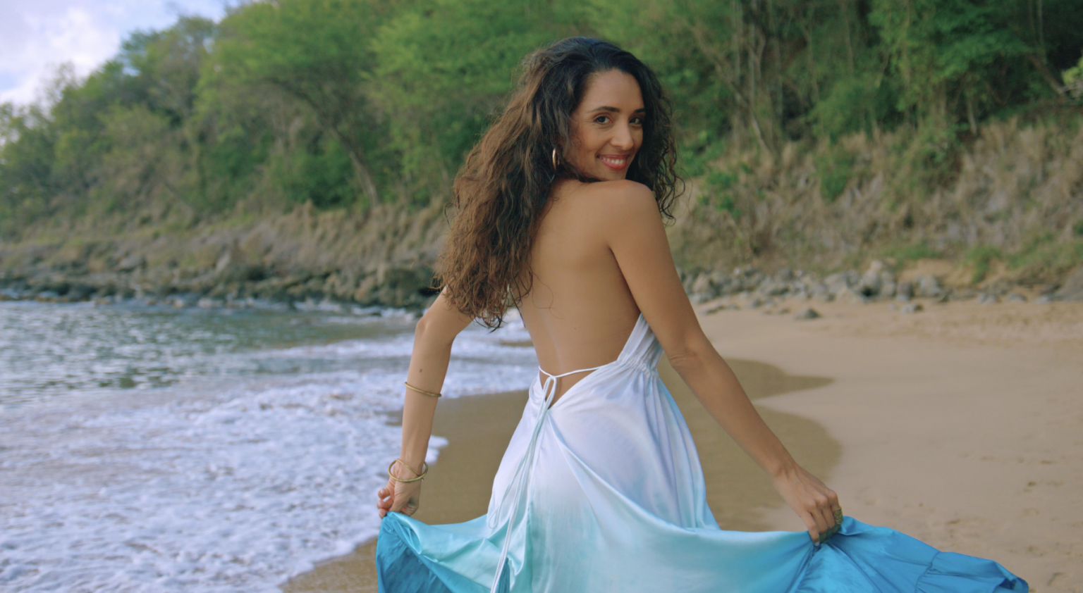 « EAU DE COCO » : le désir sucré de STELLA