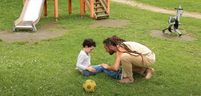 KéwènKa sort « PAPA DU SQUARE » : un hymne pop rap bluesy à la tendresse familiale