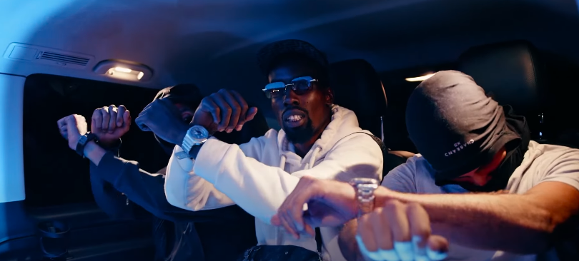 Tyron décroche la ligne avec « Allô »