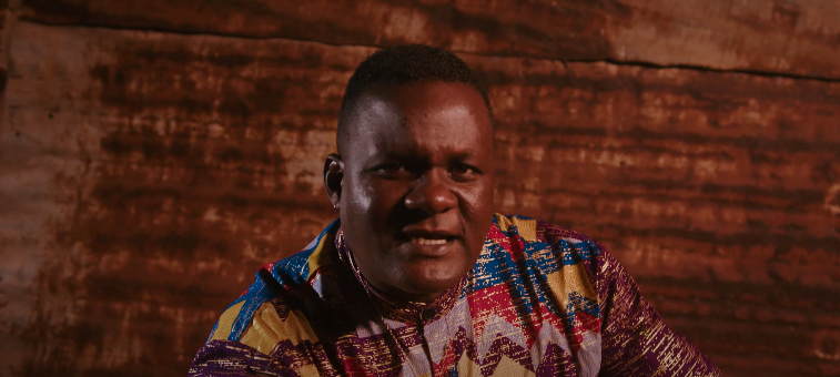 Madiakanou en transe avec « OKILE » : le Maloya qui fait vibrer