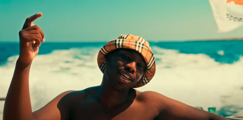 LASKAA 7R déploie sa vérité dans MAUVAIS GARÇON