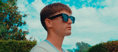 Koregan décode son propre monde dans « Humain »