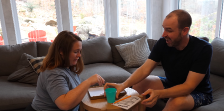 Quand Marc Mercier mise sur l’amour et le hasard avec « Yahtzee collé »