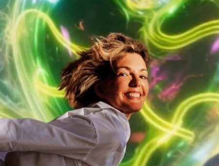 Quand Elya WALLS façonne le temps avec « LE CŒUR ÉLASTIQUE »