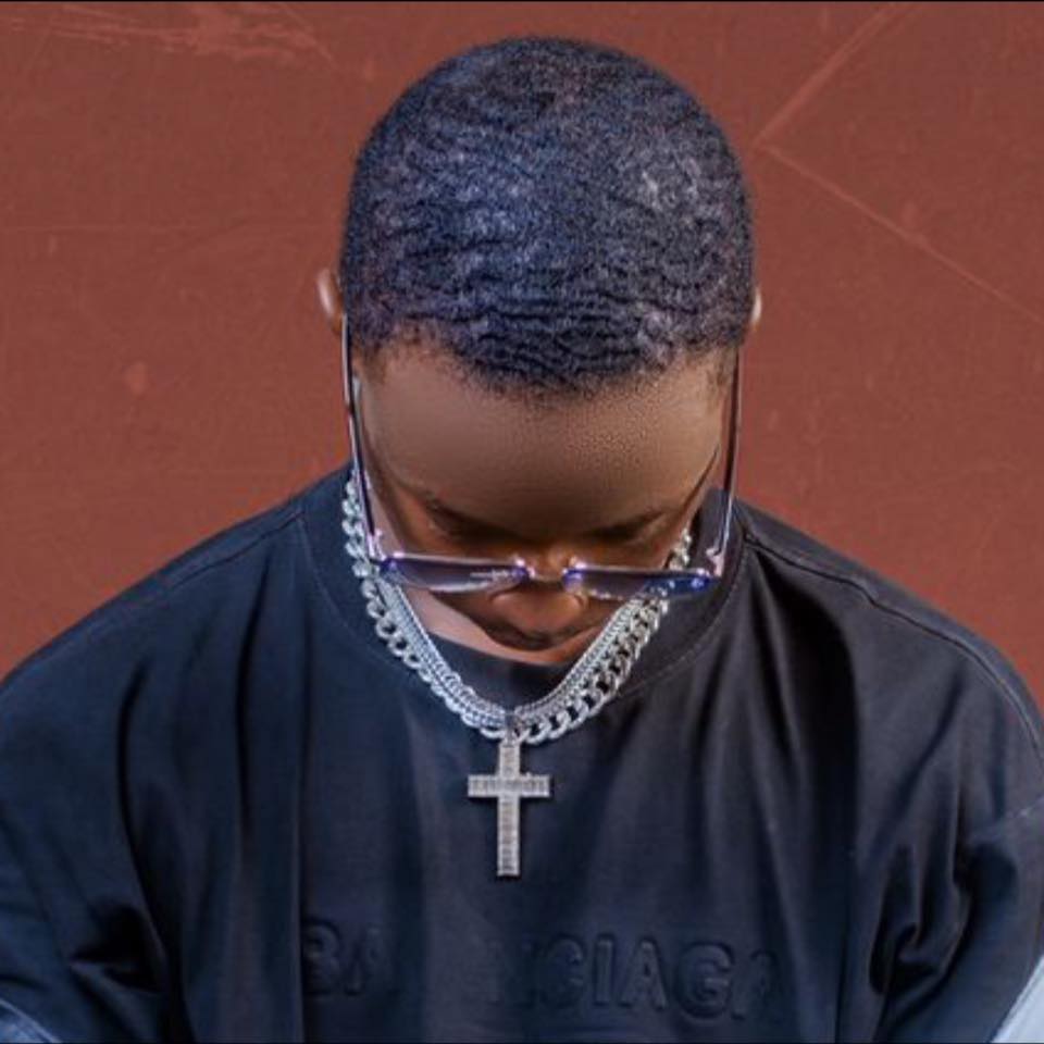 KAZÉ révèle son âme avec « Intro »