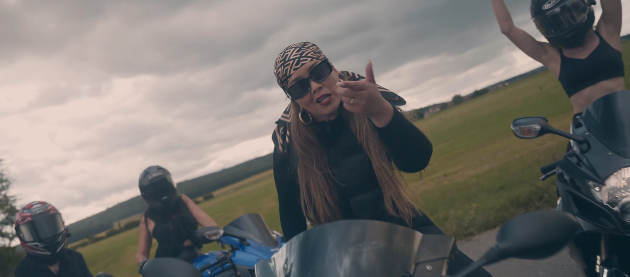 « ONG BAK » : SHYNIS en mode Queens