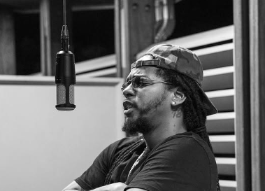 FOWFEY électrise la ville avec « Zo Bwa Rozo »