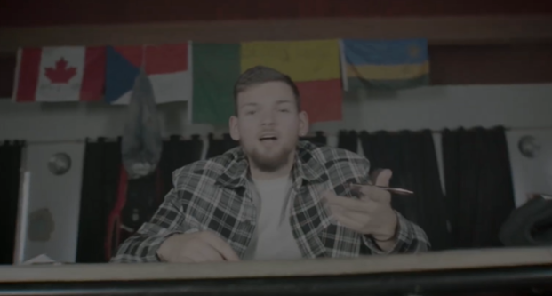 Hein’Zoo charbonne en silence avec « J’gratte »