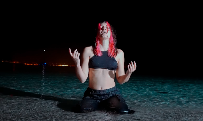 « Take Me to You » : Roxie s’embrase sous les étoiles